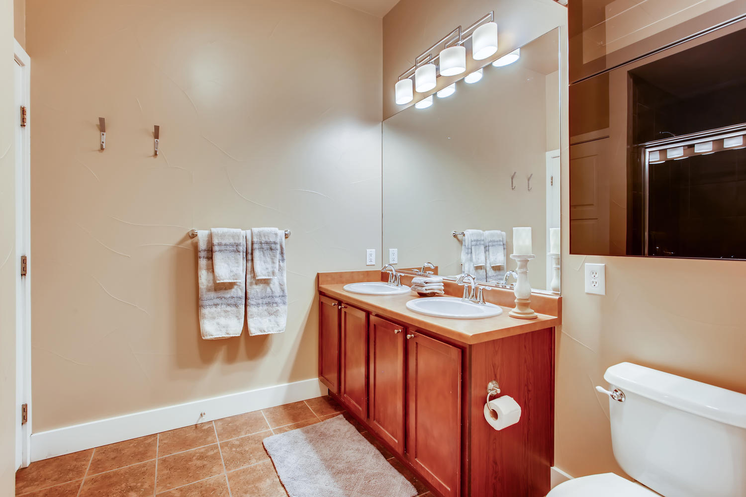 Englewood, Colorado, United States, 1 Bedroom Bedrooms, ,1 BathroomBathrooms,Loft,Unfurnished,1949