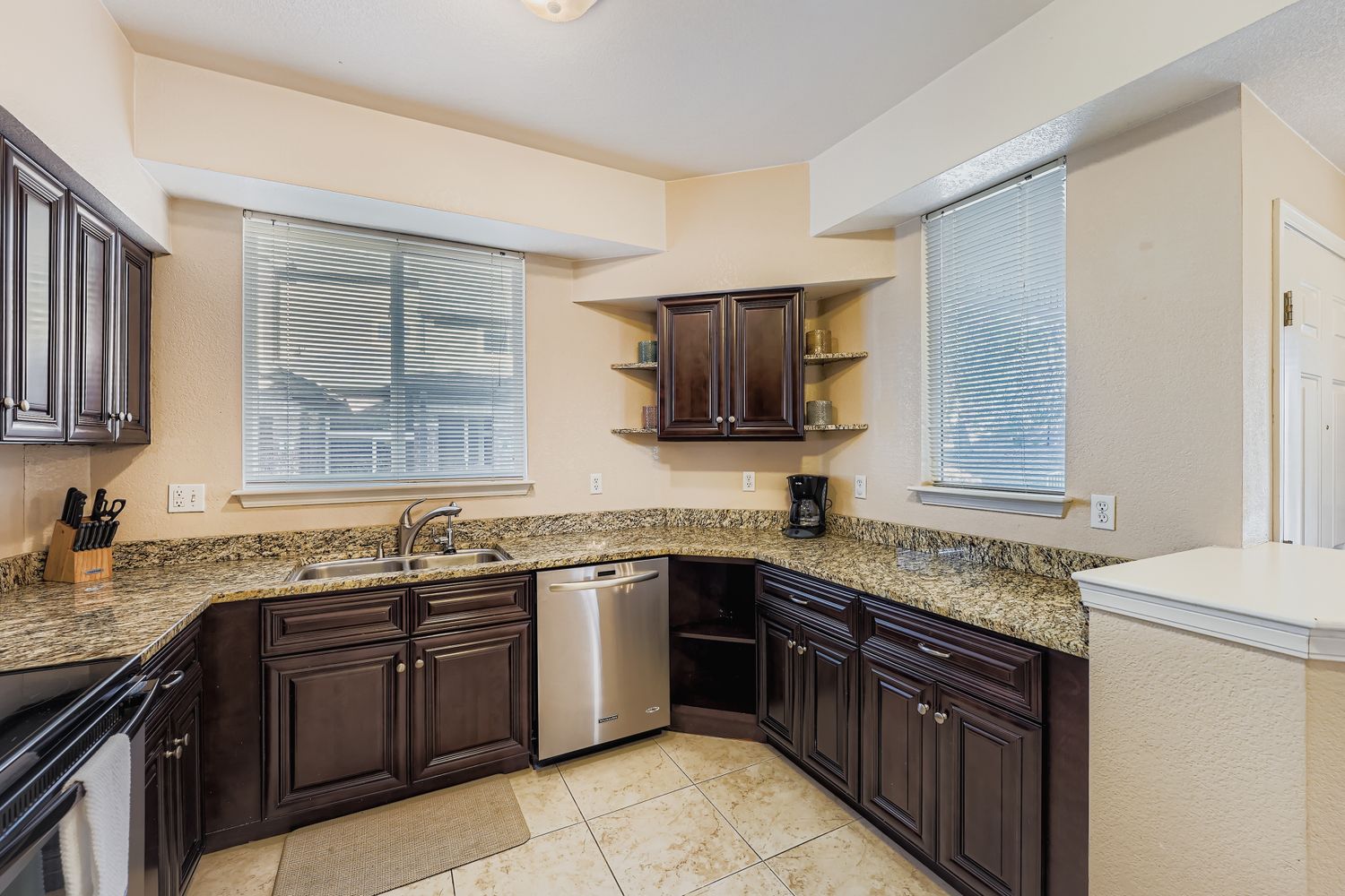 DTC, Executive Rental, Corporate Housing, exclusive, Resort-style