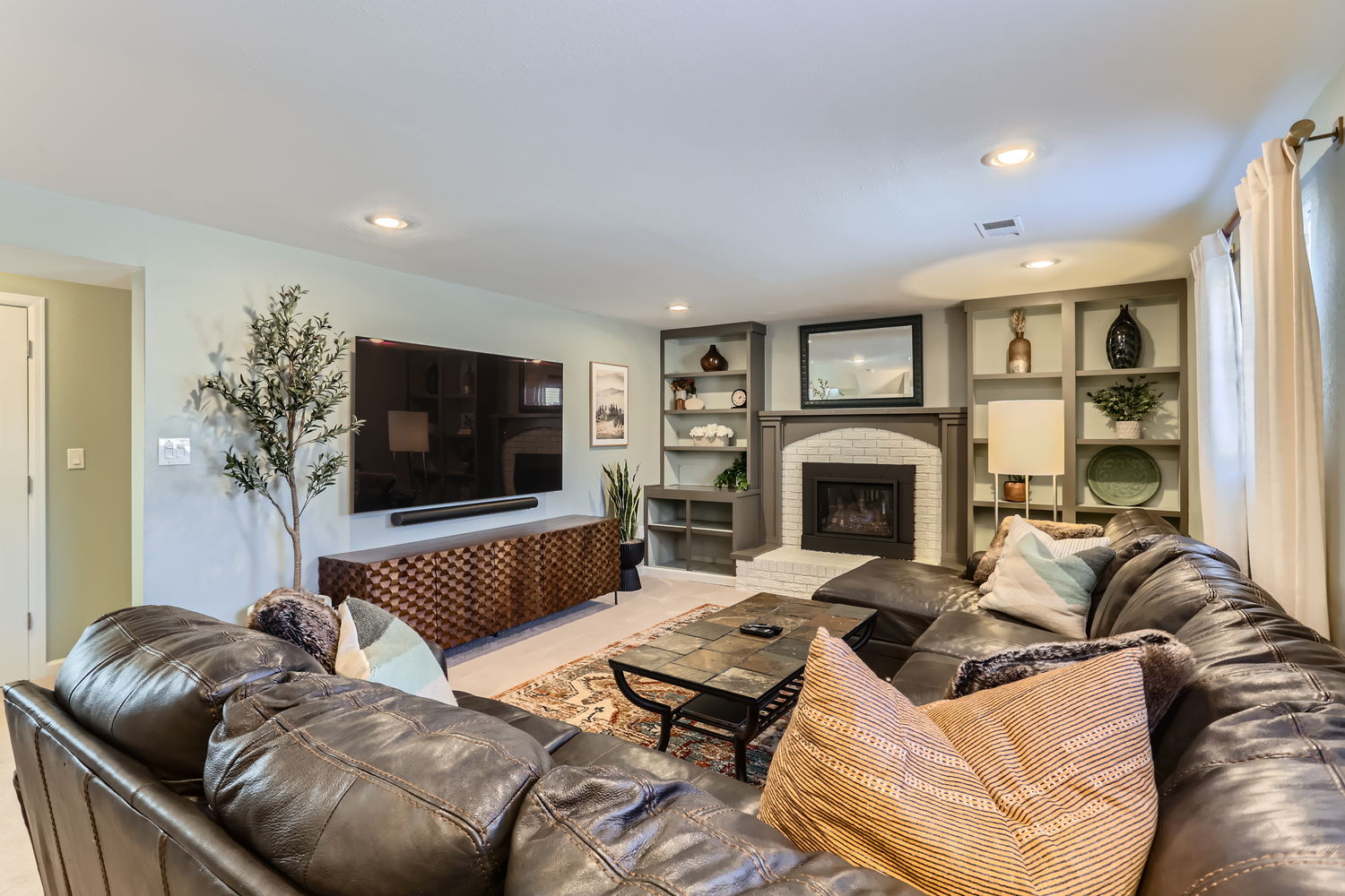 Executive Rental, DTC, Corporate Housing, Single Family Home, Greenwood village, large yard, 4 bedrooms