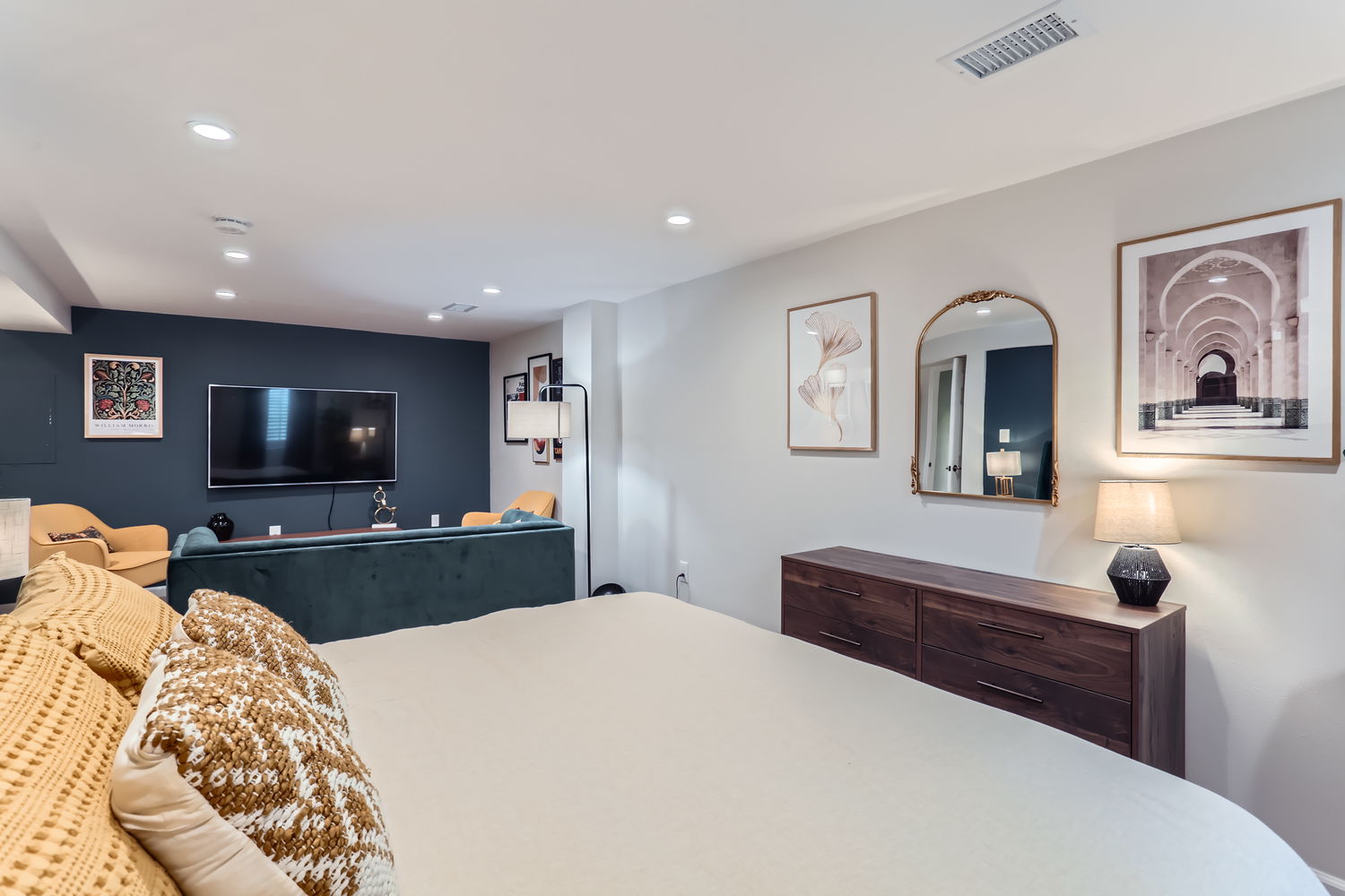 Executive Rental, DTC, Corporate Housing, Single Family Home, Greenwood village, large yard, 4 bedrooms