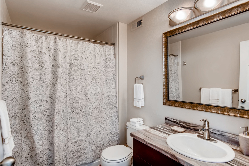 6401 S. Boston, Greenwood Village, Colorado, United States 80111, 2 Bedrooms Bedrooms, ,2 BathroomsBathrooms,Apartment,Furnished,Bridgwater, S. Boston,2,1278